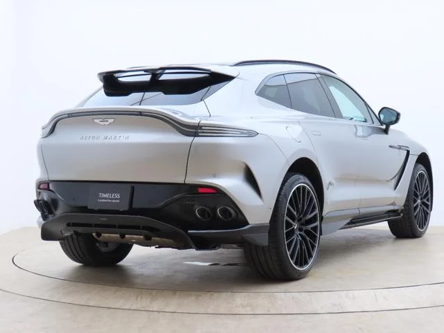 ASTON MARTIN DBX — фото 4