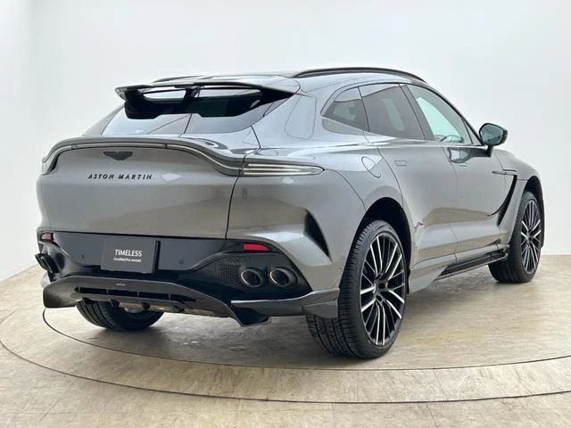 ASTON MARTIN DBX — фото 5