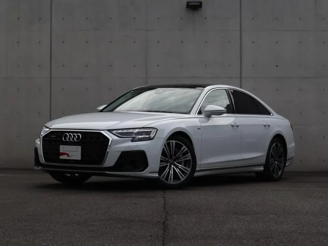 Audi A8 — фото 1