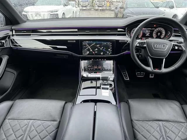 Audi A8 — фото 4