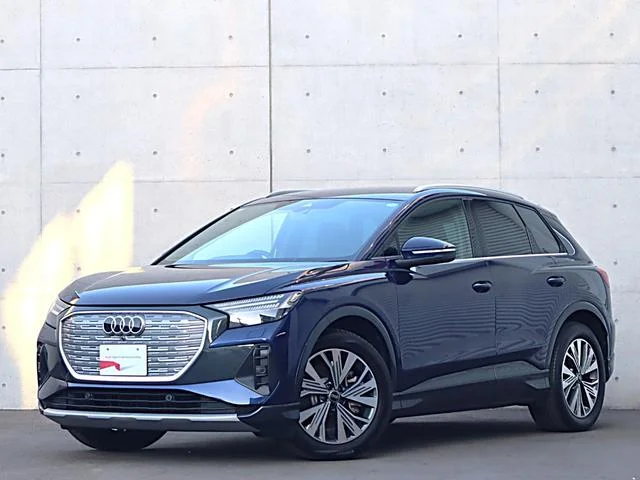 Audi Q4 E-TRON — фото 1