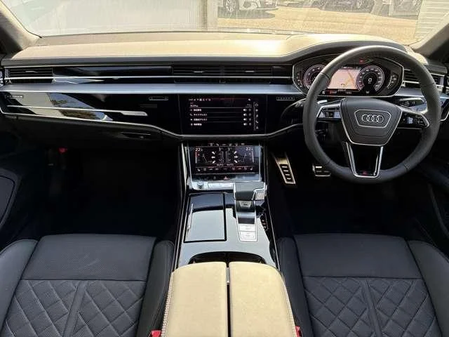 Audi A8 — фото 3