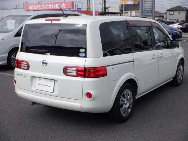 Nissan LAFESTA — фото 3