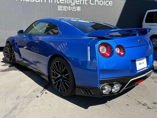 Nissan GT-R — фото 3