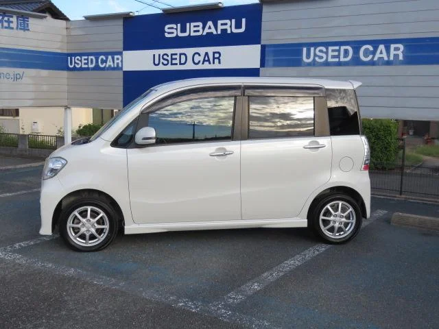 Subaru LUCRA — фото 3