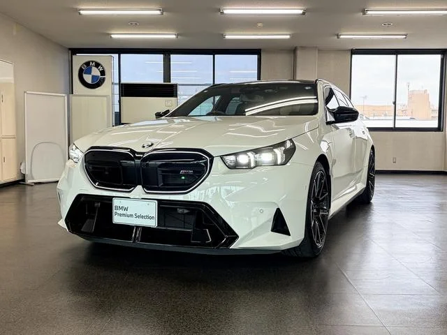BMW M5 — фото 1