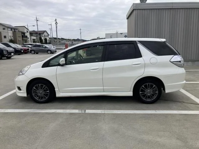 Honda FIT SHUTTLE — фото 2