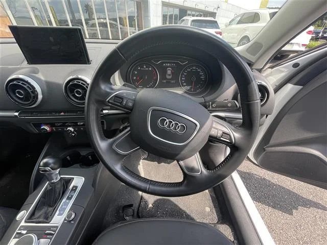 Audi A3 SEDAN — фото 5