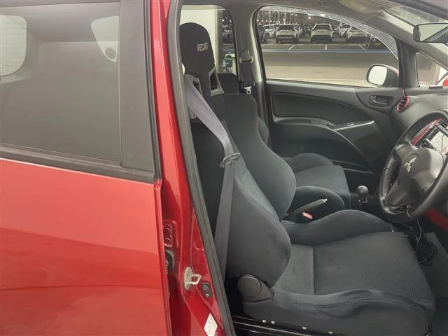 Mitsubishi COLT — фото 2