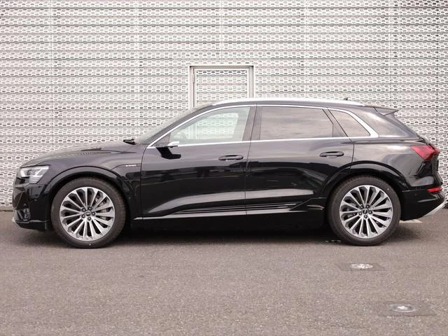Audi E-TRON — фото 3