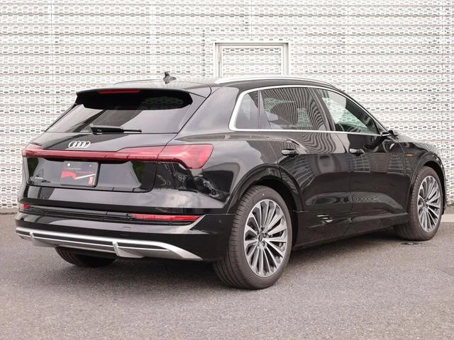 Audi E-TRON — фото 4