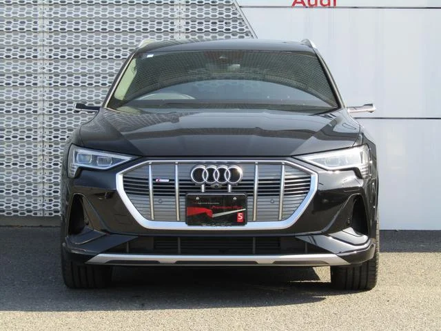 Audi E-TRON — фото 2