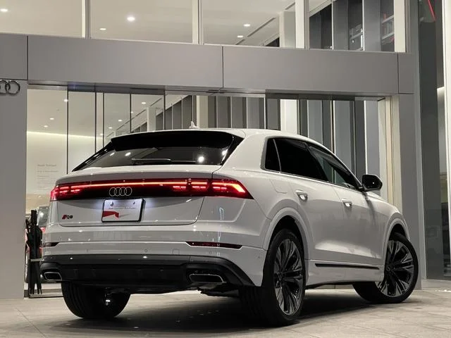 Audi Q8 — фото 3