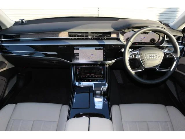 Audi A8 — фото 2