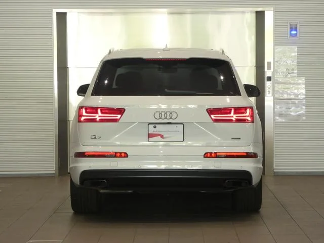 Audi Q7 — фото 6