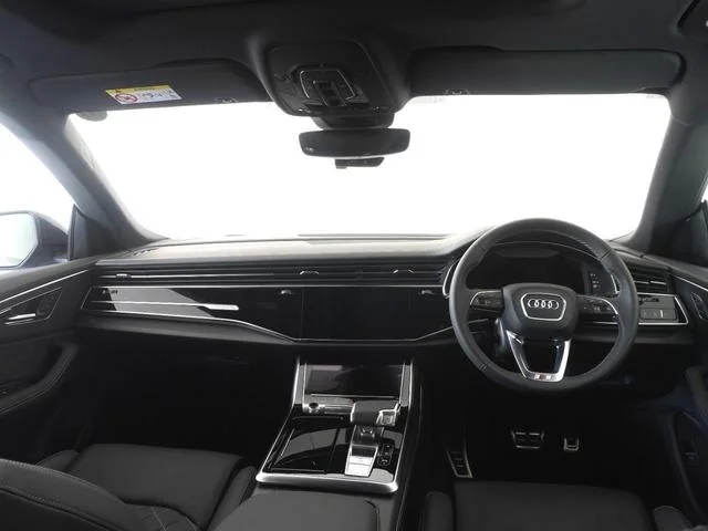 Audi SQ8 — фото 6