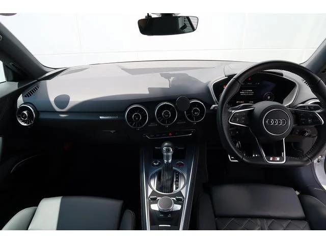 Audi TTS COUPE — фото 6
