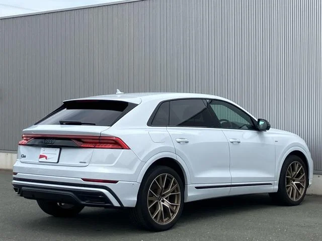 Audi Q8 — фото 4