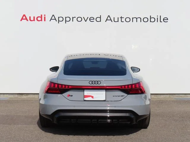Audi RS E-TRON GT — фото 6