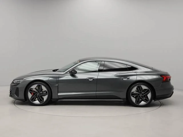 Audi RS E-TRON GT — фото 3