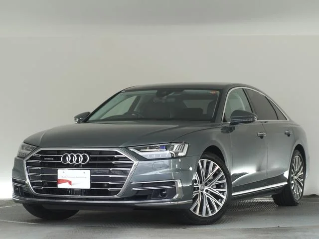 Audi A8 — фото 1