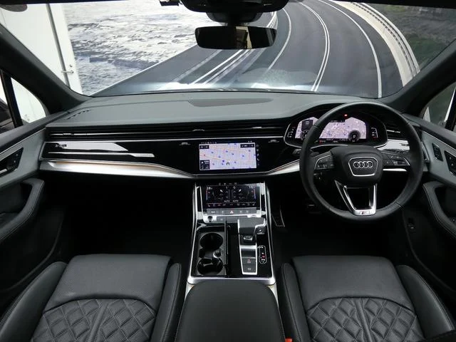 Audi Q7 — фото 6