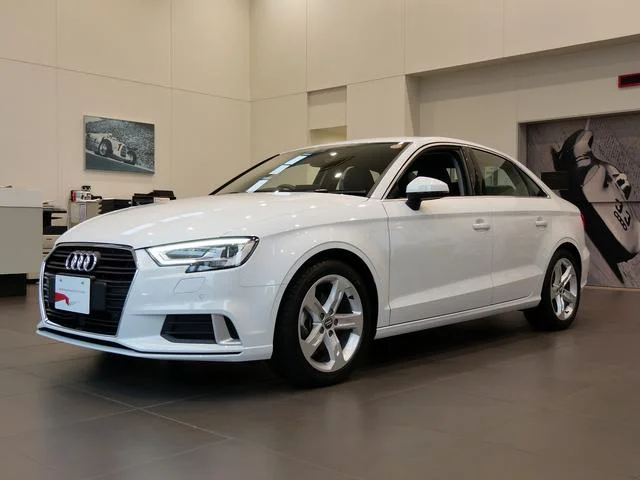 Audi A3 SEDAN — фото 1
