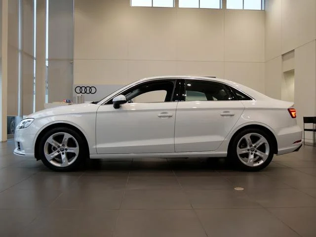 Audi A3 SEDAN — фото 4