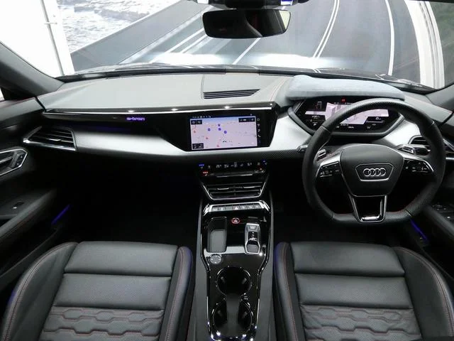 Audi RS E-TRON GT — фото 3