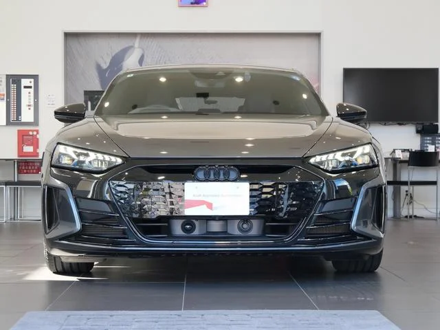 Audi RS E-TRON GT — фото 2