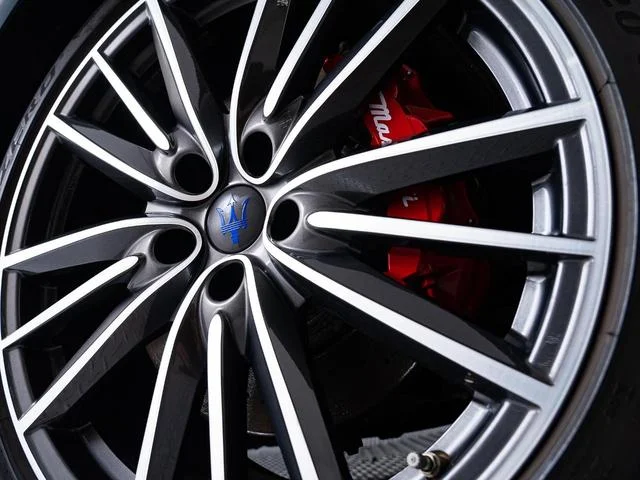 Maserati QUATTROPORTE — фото 4