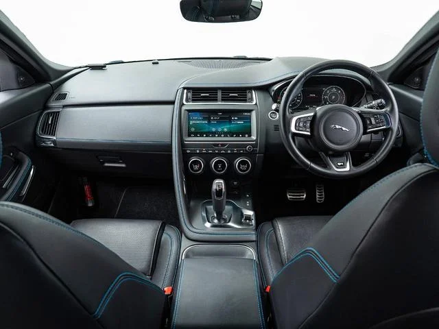 Jaguar E-PACE — фото 2