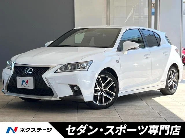 Lexus CT — фото 1