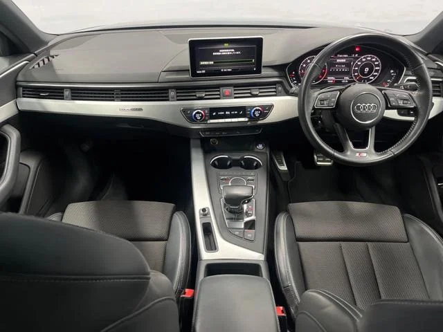 Audi A4 — фото 2