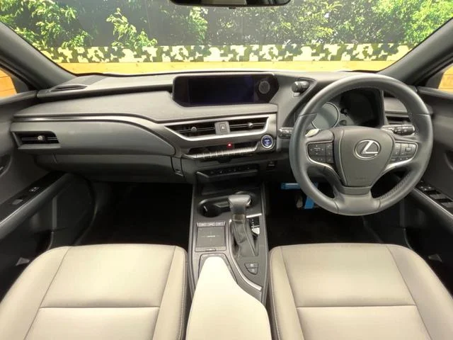Lexus UX — фото 2