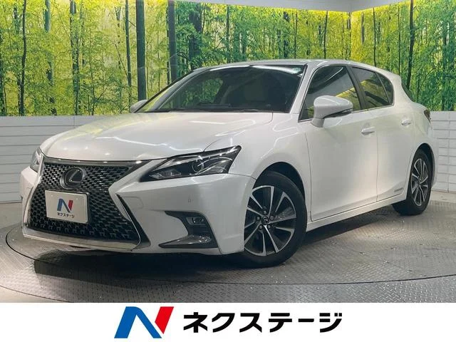 Lexus CT — фото 1