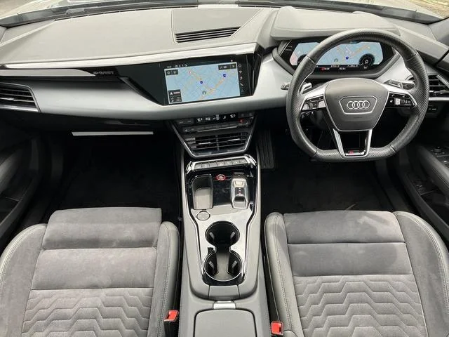 Audi RS E-TRON GT — фото 2