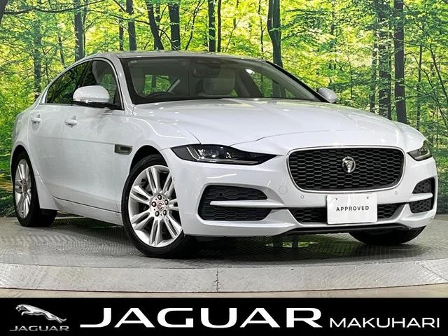 Jaguar XE — фото 1