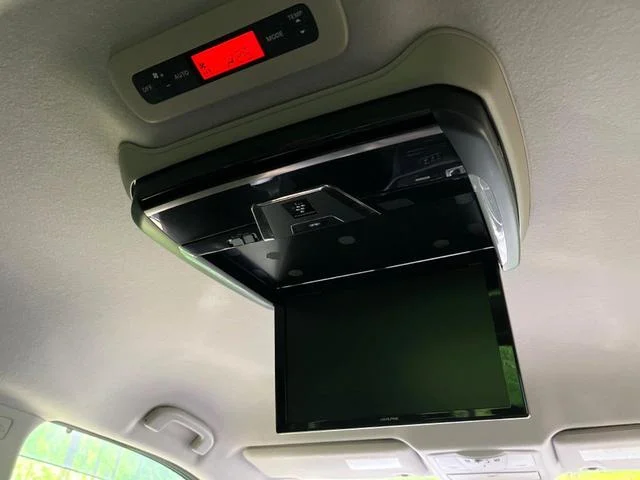 Nissan ELGRAND — фото 3