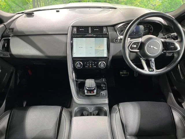 Jaguar E-PACE — фото 2