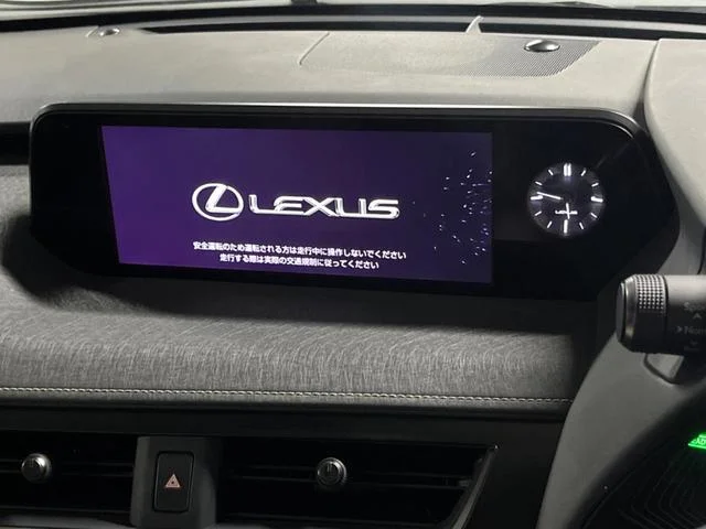 Lexus UX — фото 3