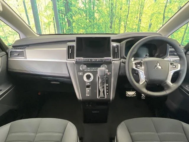 Mitsubishi DELICA D5 — фото 2