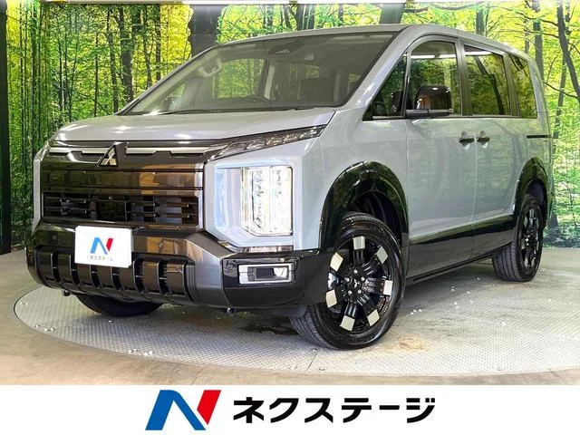 Mitsubishi DELICA D5 — фото 1
