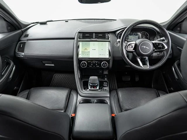 Jaguar E-PACE — фото 2
