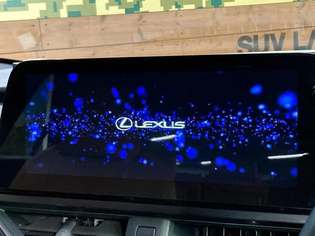 Lexus UX — фото 3