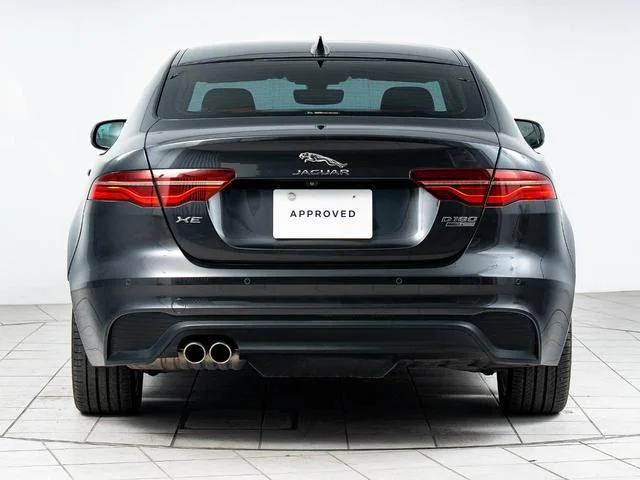 Jaguar XE — фото 3