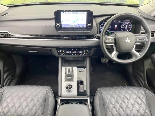 Mitsubishi OUTLANDER — фото 2