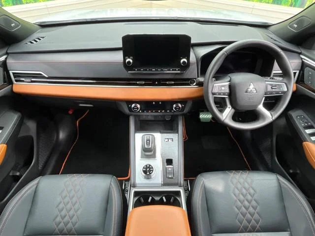 Mitsubishi OUTLANDER — фото 2