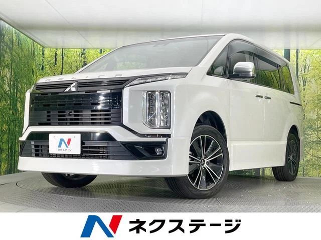 Mitsubishi DELICA D5 — фото 1