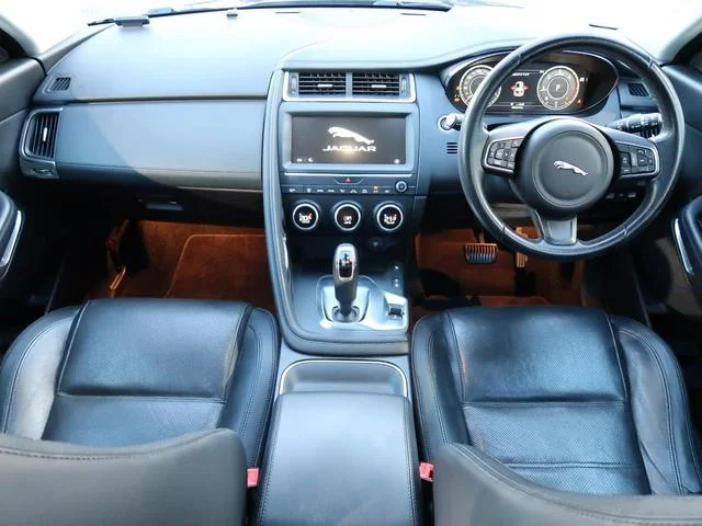 Jaguar E-PACE — фото 2
